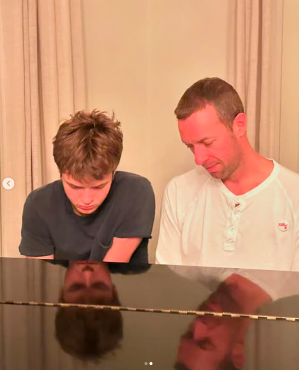 Moses and Chris Martin sitting at a piano together, posted on March 2, 2025. | Source: Instagram/gwynethpaltrow