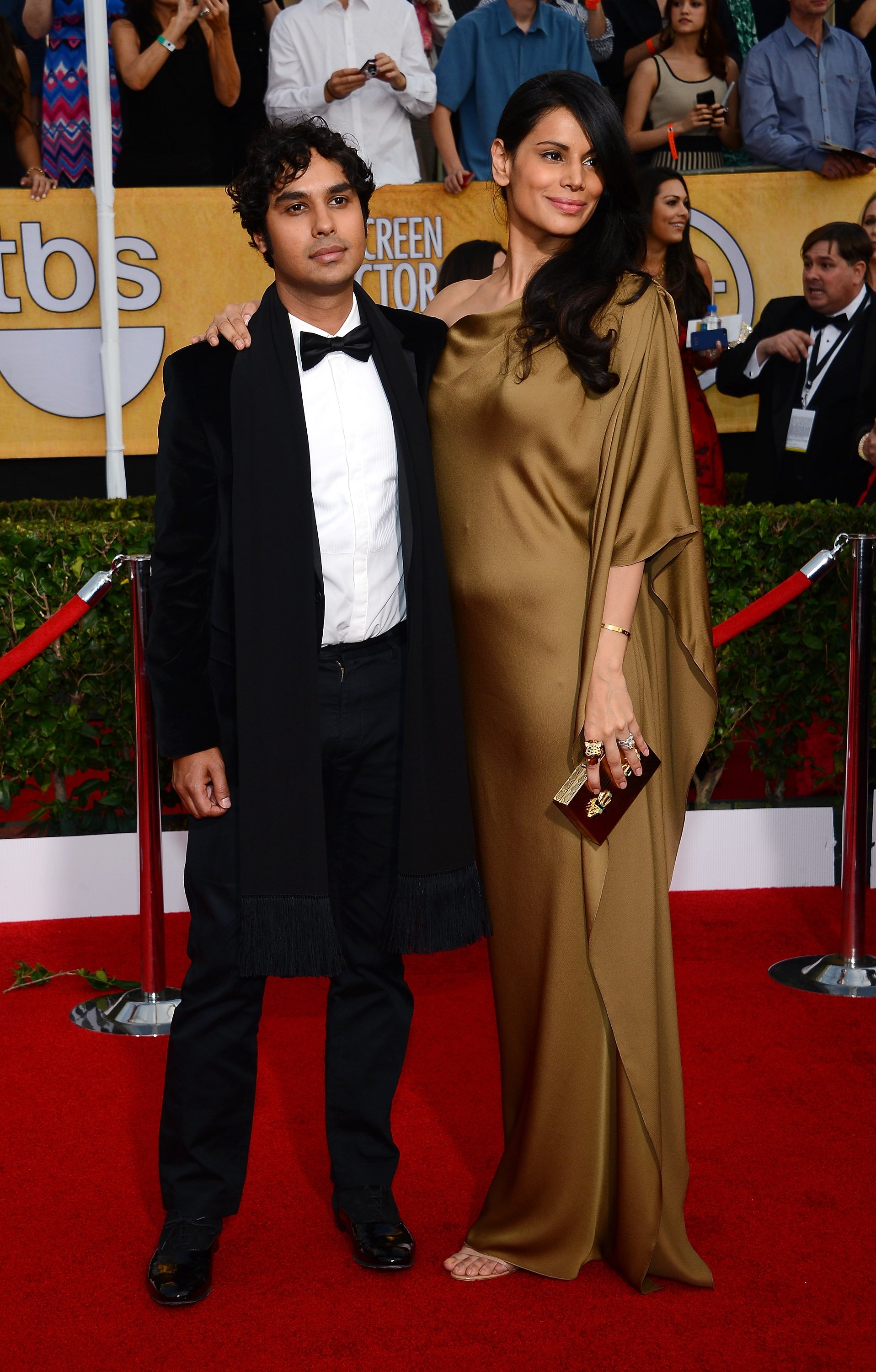 Kunal Nayyar and his wife Neha Kapur at the 20th Annual Screen Actors Guild Awards in Los Angeles | Source: Getty Images