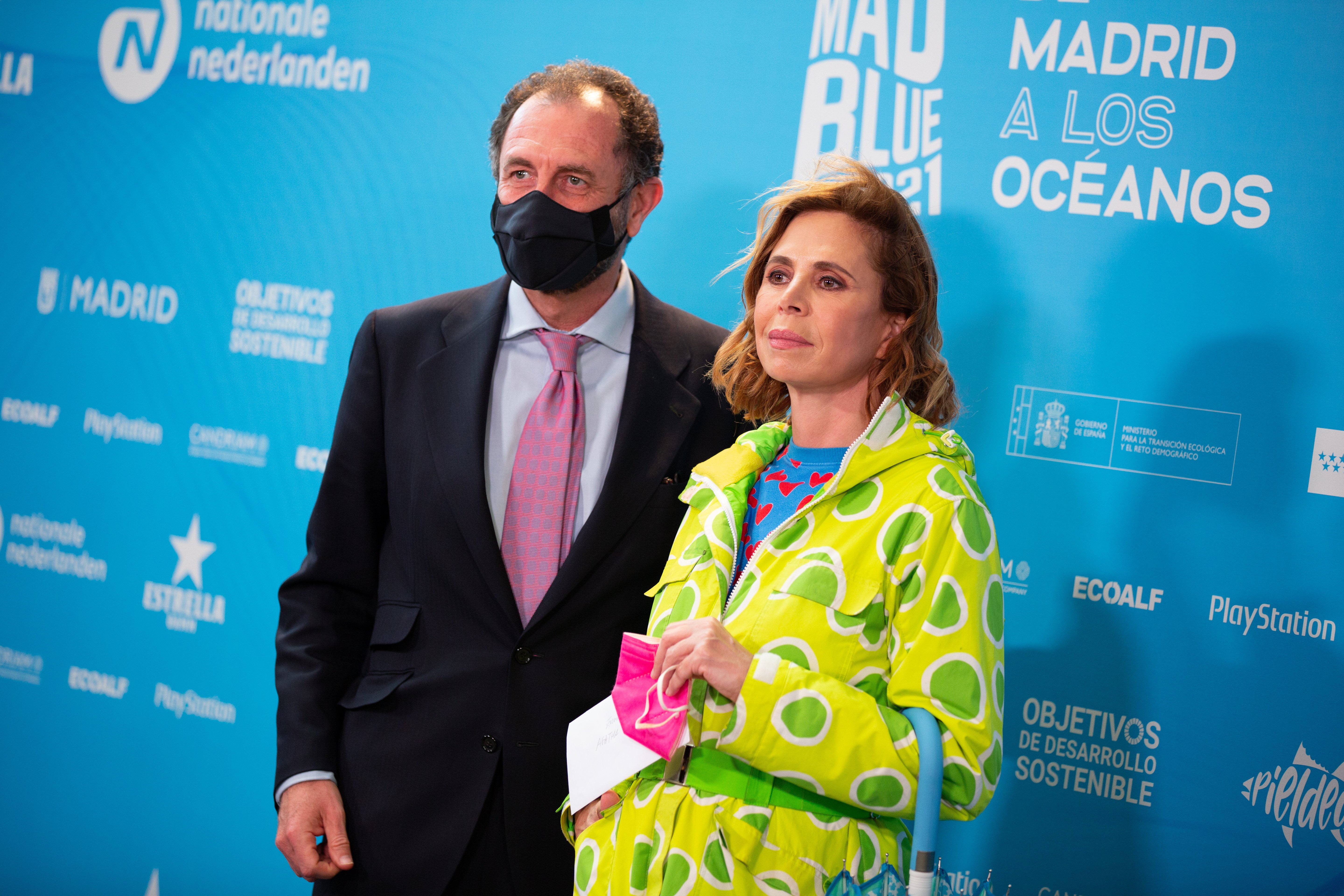 Luis Gasset y Ágatha Ruiz de la Prada en Madrid en abril de 2021. | Foto: Getty Images
