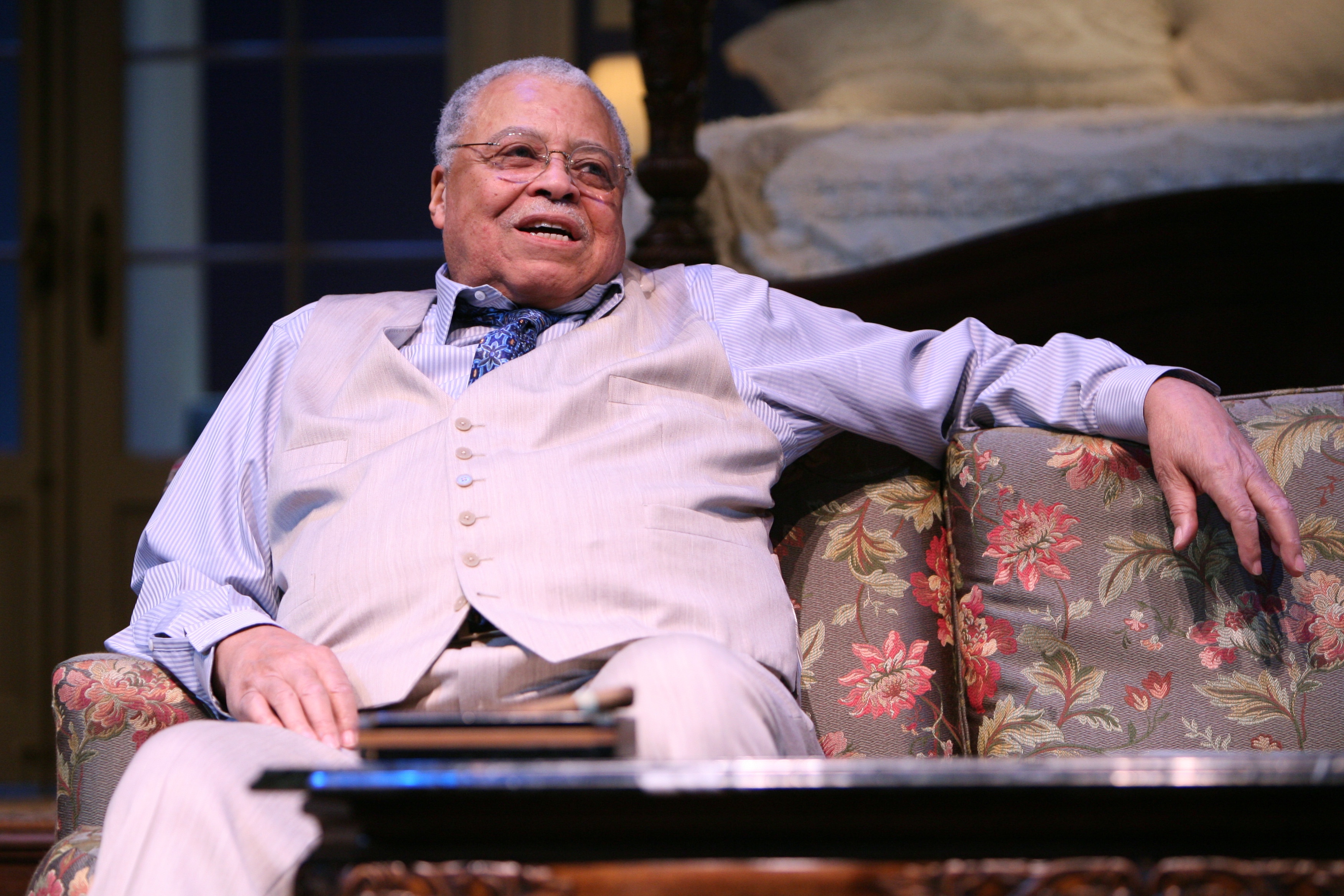 James Earl Jones on the set of "Cat On A Hot Tin Roof," 2008 | Source: Getty Images