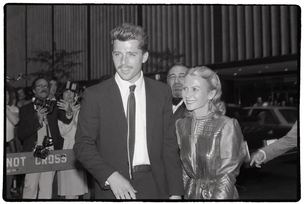 Maxwell Caulfield and wife Juliet Mills(right) attend the premiere of "Grease 2," in New York on June 10,1982. | Source: Getty Images