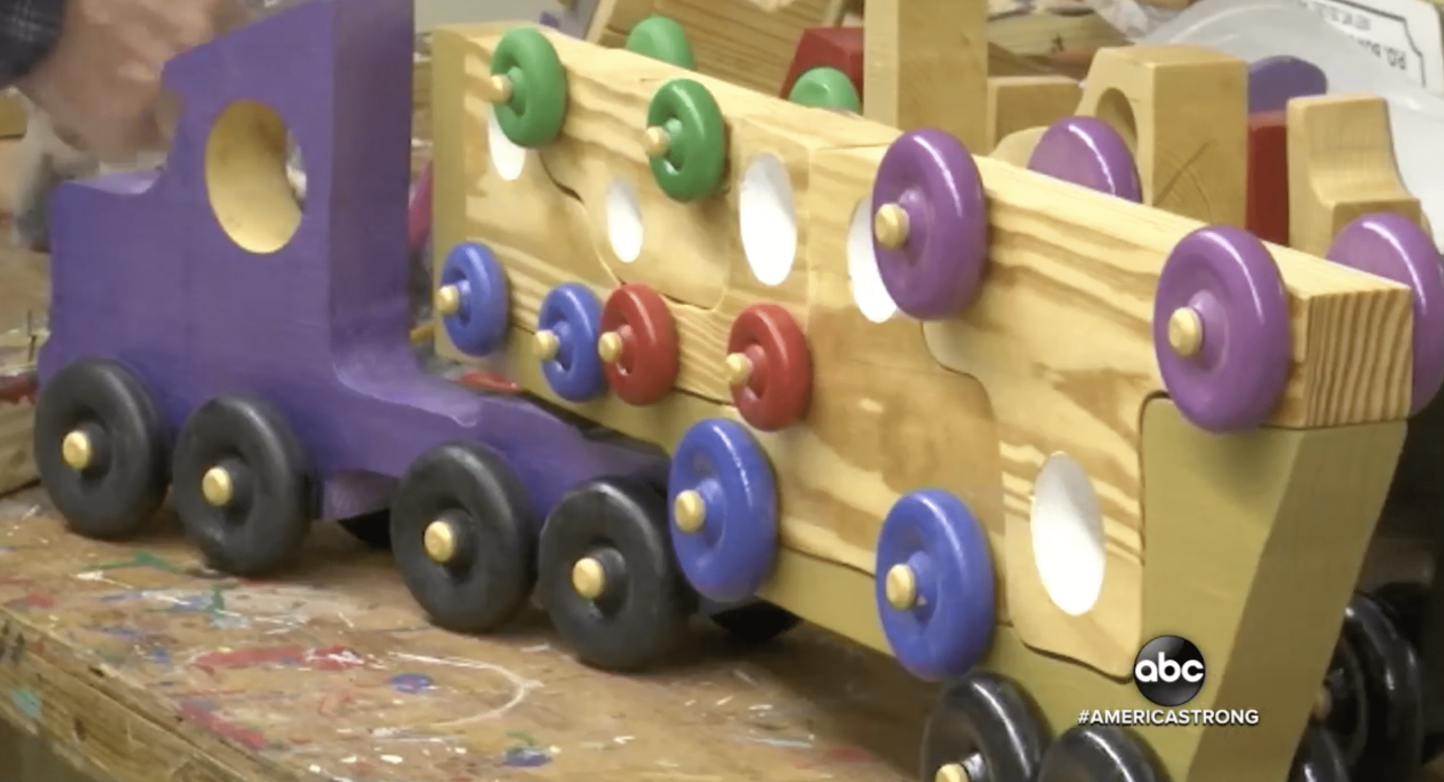 A wooden toy truck | Source: facebook.com/WorldNewsTonight