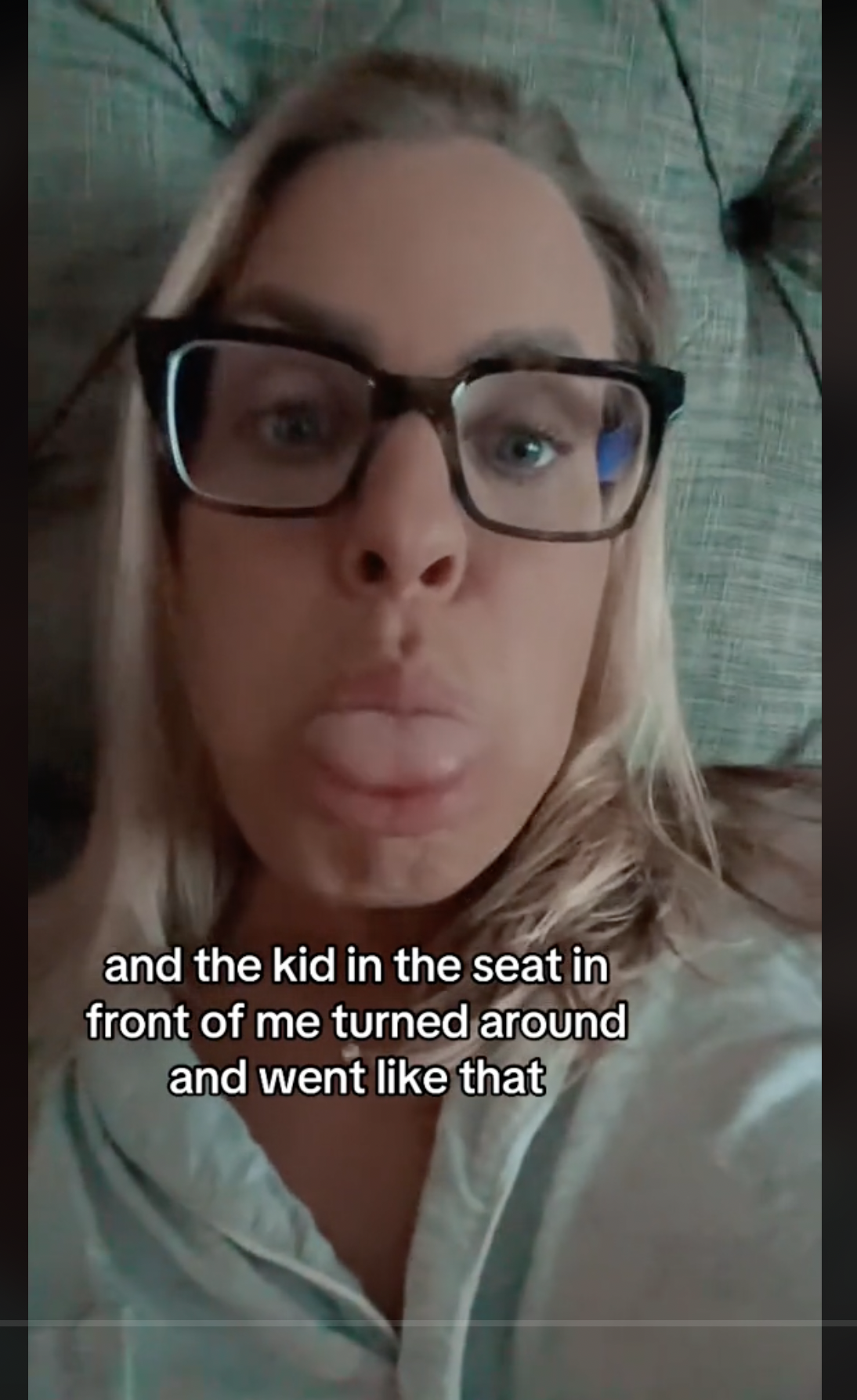 Shayla Monnier demonstrates what happened to her mid-flight, as seen in a clip dated June 17, 2024 | Source: TikTok/@shaylamonnier