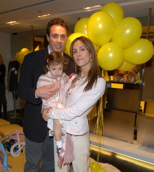 Chris Cuomo, Bella Cuomo, and Cristina Greeven Cuomo on March 17, 2005. | Photo: Getty Images