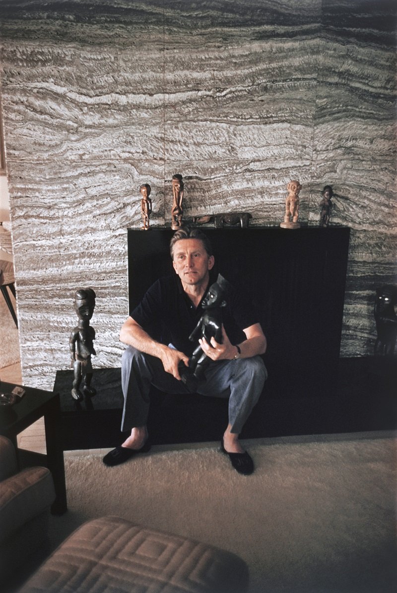 Kirk Douglas at home in Los Angeles, California, on February 14, 1957 | Photo: Getty Images 