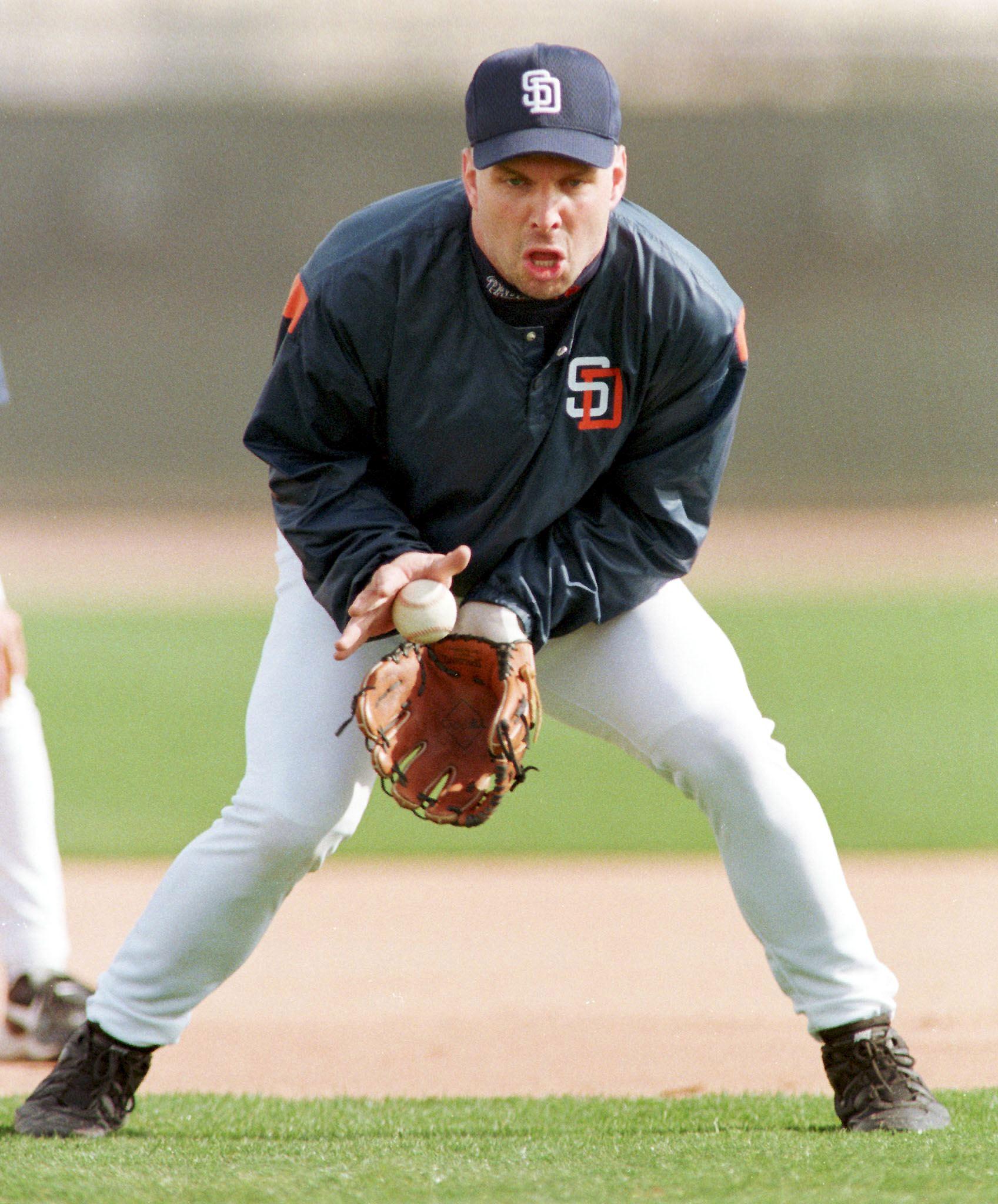 Garth Brooks during spring training with the San Diego Padres on February 19, 1999 in Peoria, Arizona | Source: Getty Images