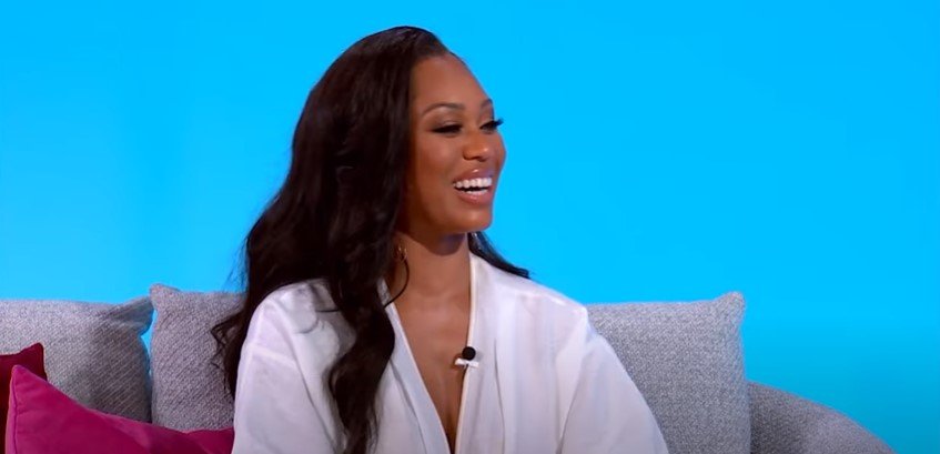 Monique Samuels shares her feelings about the TThe Real Housewives of Potomac" cast on Peopletv | Photo: Youtube/ Peopletv