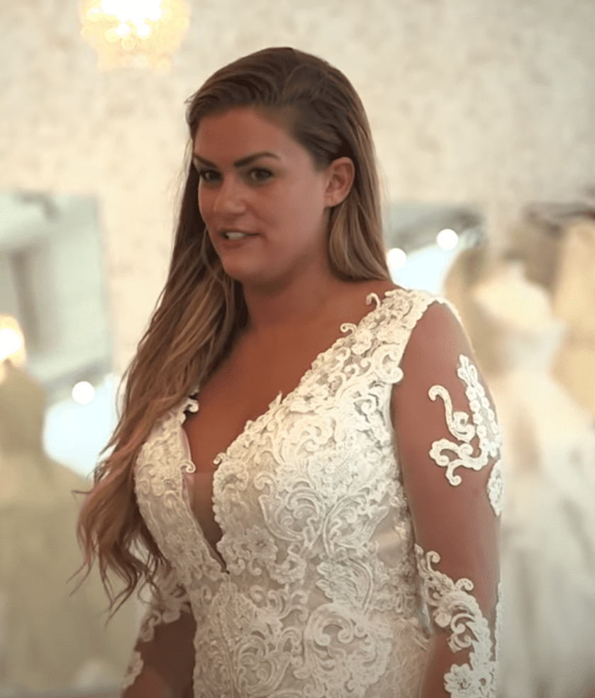 Brittany Cartwright trying wedding dresses in an episode of "Vanderpump Rules" in April 2019. I Photo: YouTube/ Bravo.