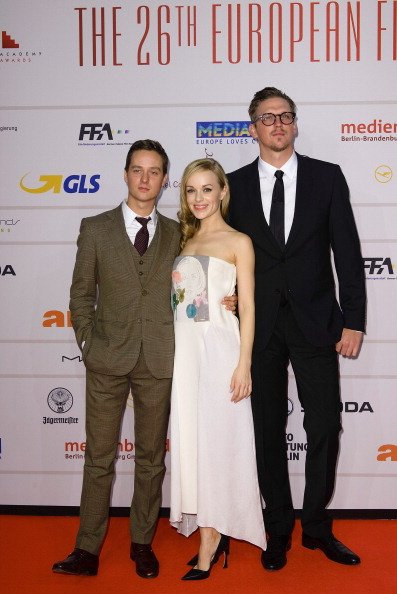 Jan-Ole Gerster, Tom Schilling, Friederike Kempter, European Film Awards 2013 | Quelle: Getty Images