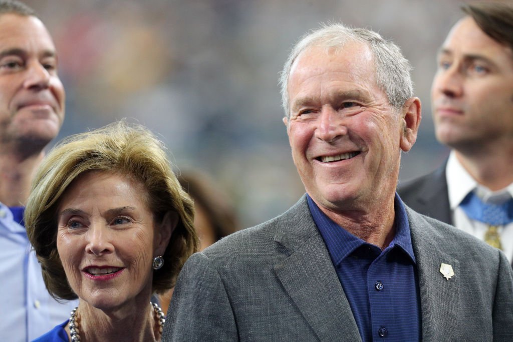 Former First Lady Laura Bush and former President George W. Bush at AT&T Stadium | Photo: Getty Images