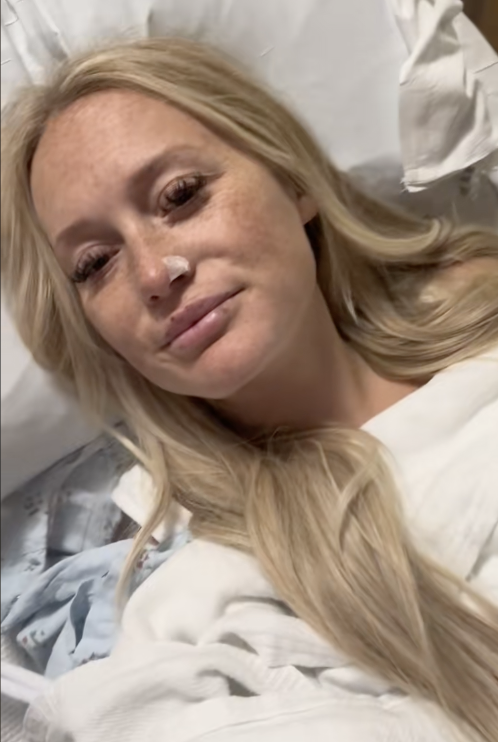 Amanda Wolaver in a hospital bed, as seen in a post dated May 18, 2025 | Source: TikTok/amandawolaver