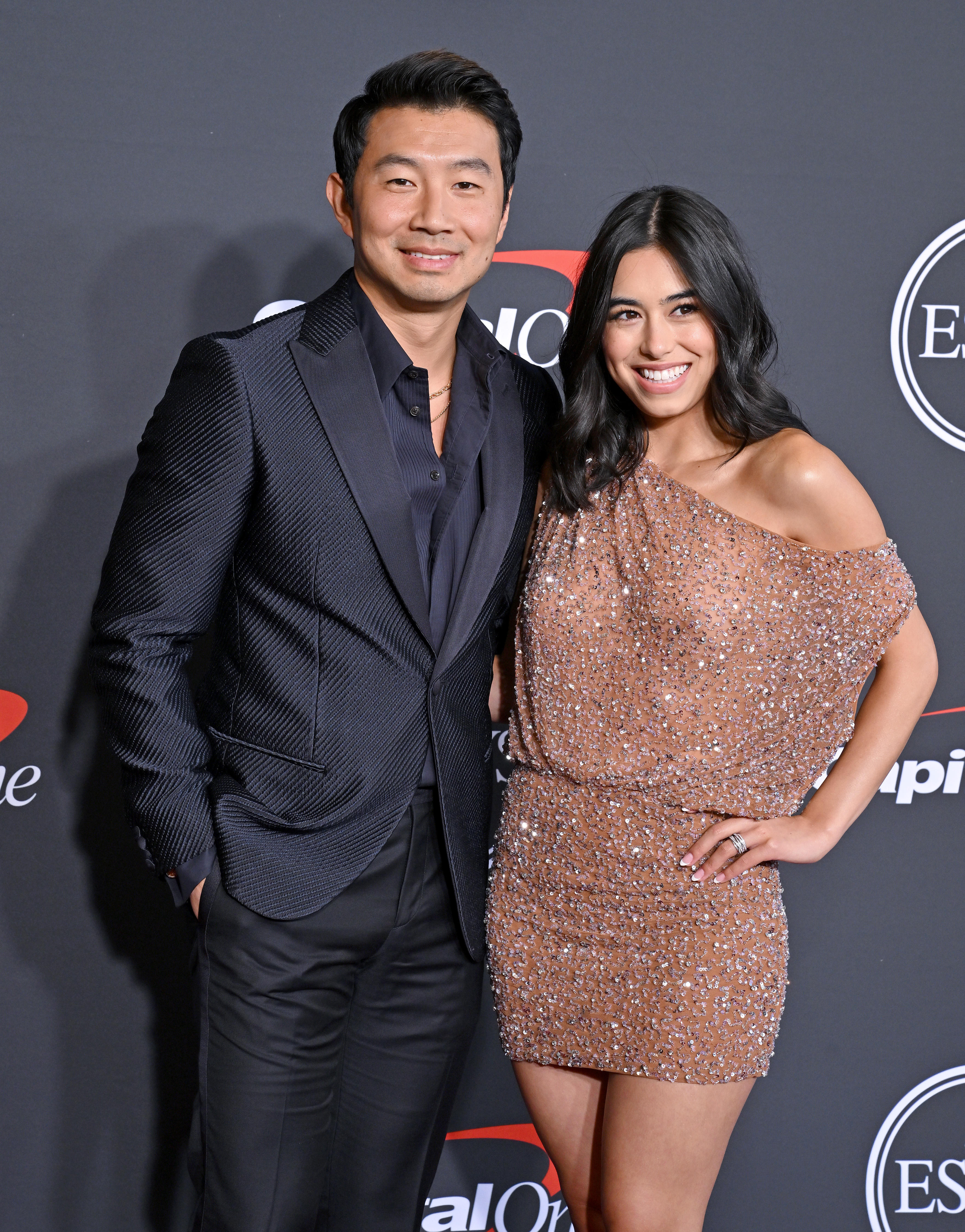 Simu Liu and Jade Bender at the 2022 ESPYs on July 20, 2022, in Hollywood, California. | Source: Getty Images