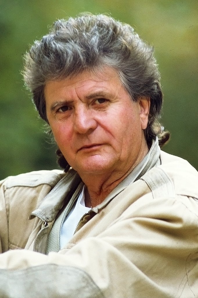 In his teens, he fought passionately for social causes with energy he began to channel into music in 1970. Balavoine Daniel - Ce A Quoi Daniel Balavoine Aurait Pu Ressembler A 69