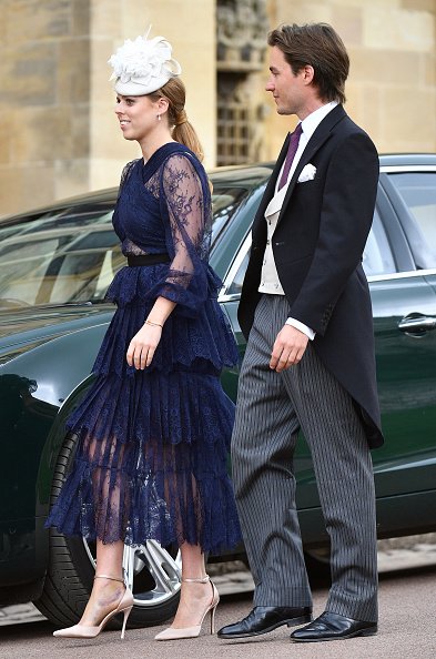 La princesse Beatrice et Edoardo Mapelli Mozzi assistent au mariage de lady Gabriella Windsor et de Thomas Kingston à la chapelle St George | Photo: Getty Images