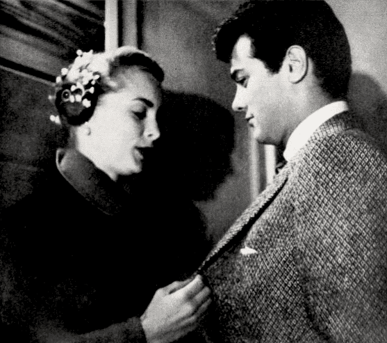 Janet Leigh et Tony Curtis dans un article Photoplay de 1957. | Source: Wikimedia Commons