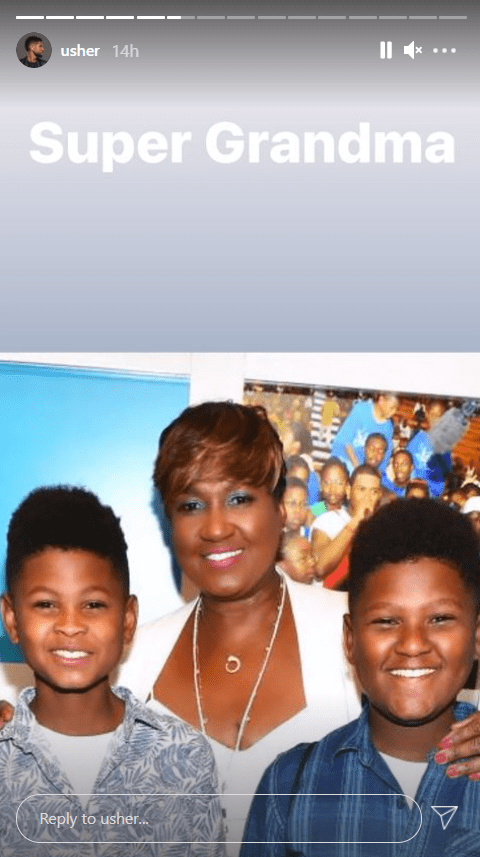 Usher Raymond's mom and her grandkids posing for a photograph | Photo: Instagram/usher
