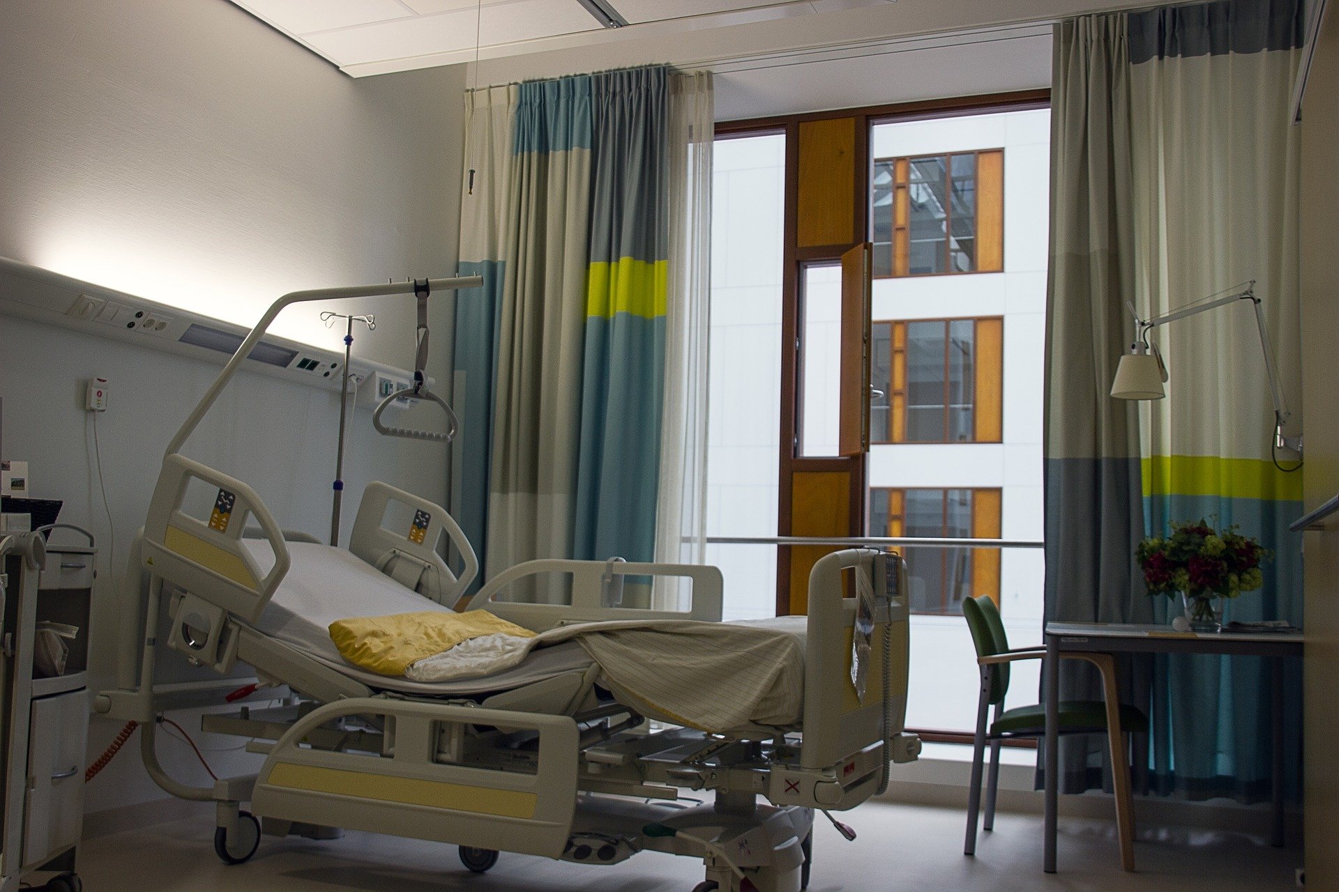 A hospital care room bed | Source: Pixabay