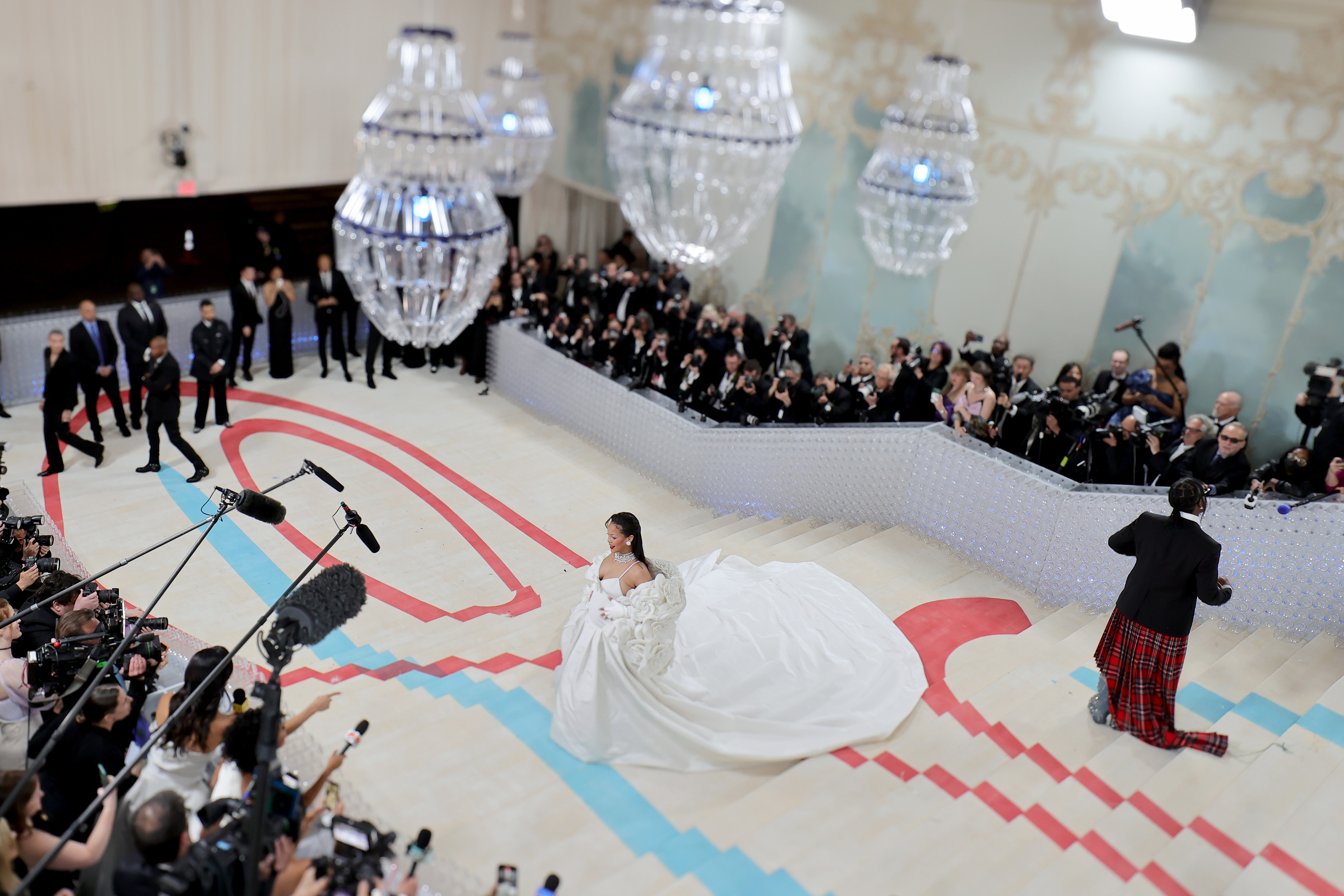 An arial view of the Met Gala carpet with Rihanna posing for the cameras, in New York in 2023 | Source: Getty Images