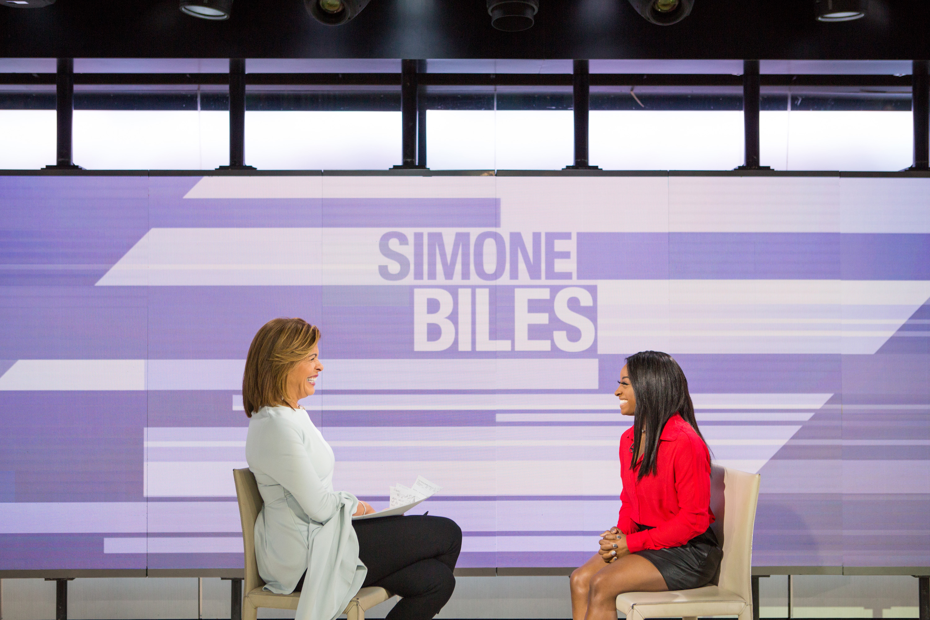 Hoda Kotb and Simone Biles on the "Today" show on January 31, 2018 | Source: Getty Images