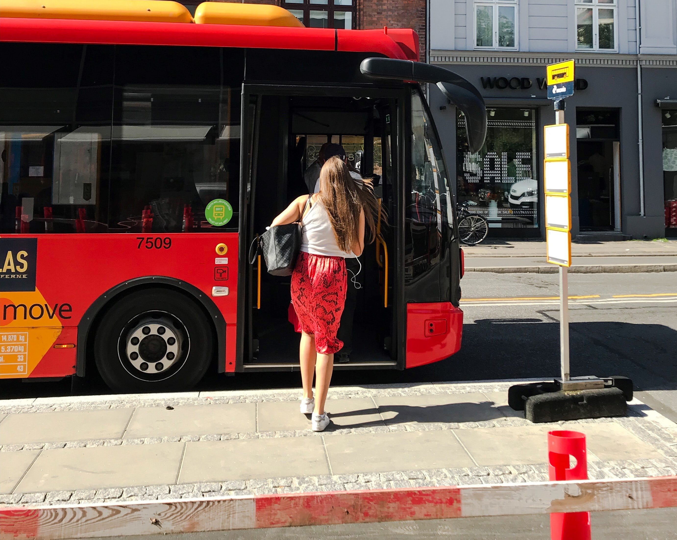 OP took the wrong bus without double-checking its destination | Photo: Unsplash