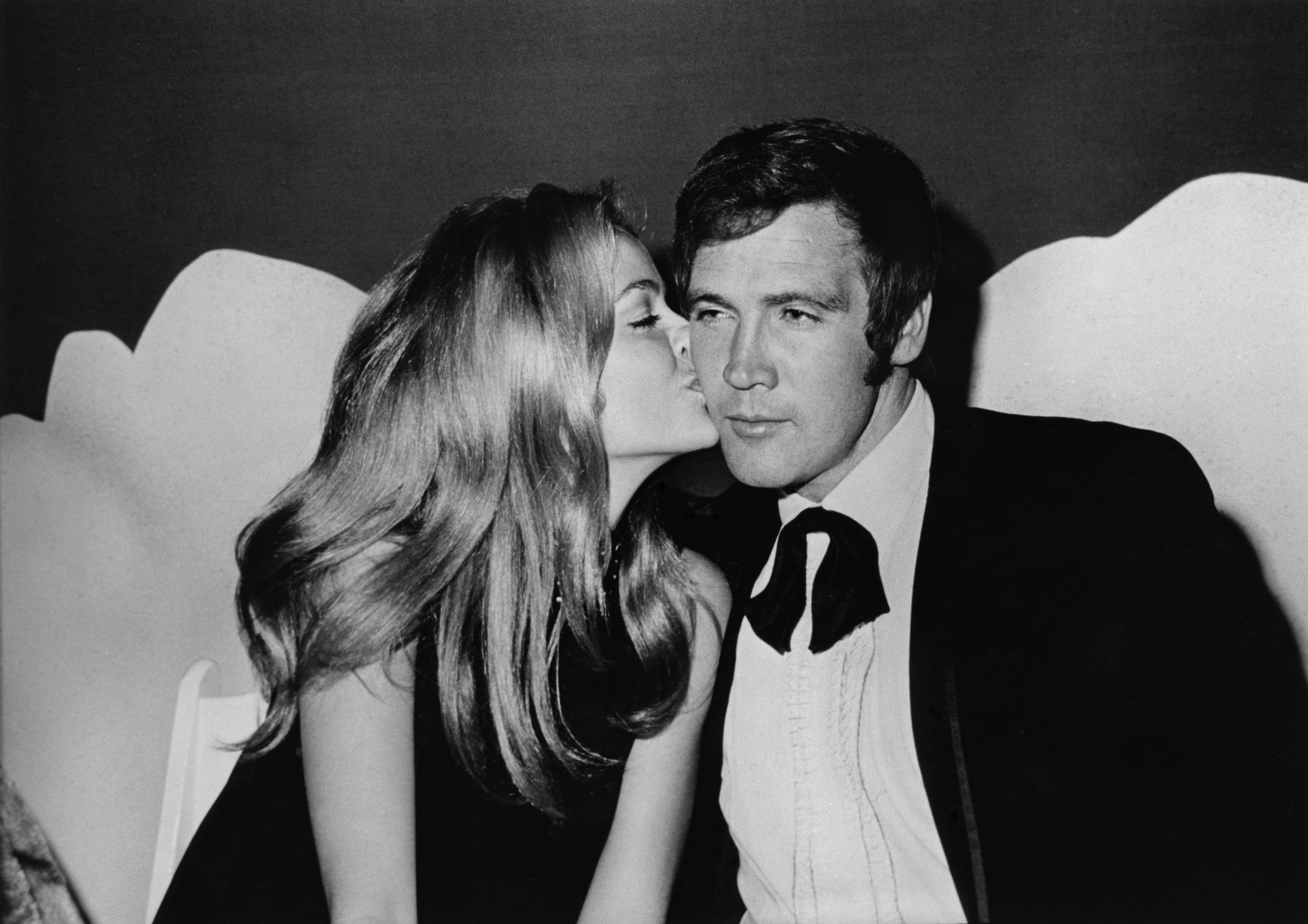 Farah Fawcett and Lee Majors in 1969 | Source: Getty Images