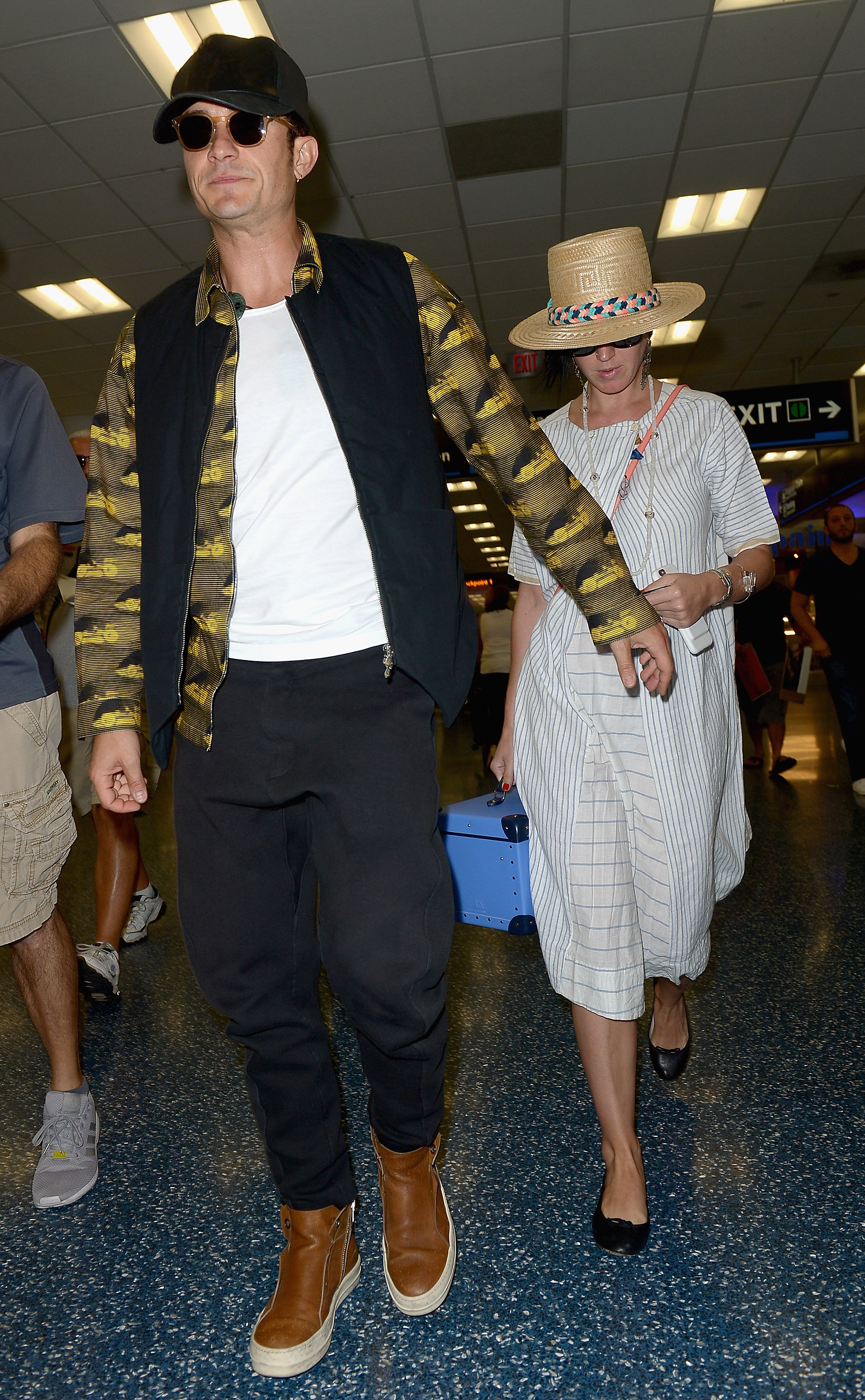 Orlando Bloom and Katy Perry spotted at Miami International Airport in Miami, Florida on May 22, 2016 | Source: Getty Images