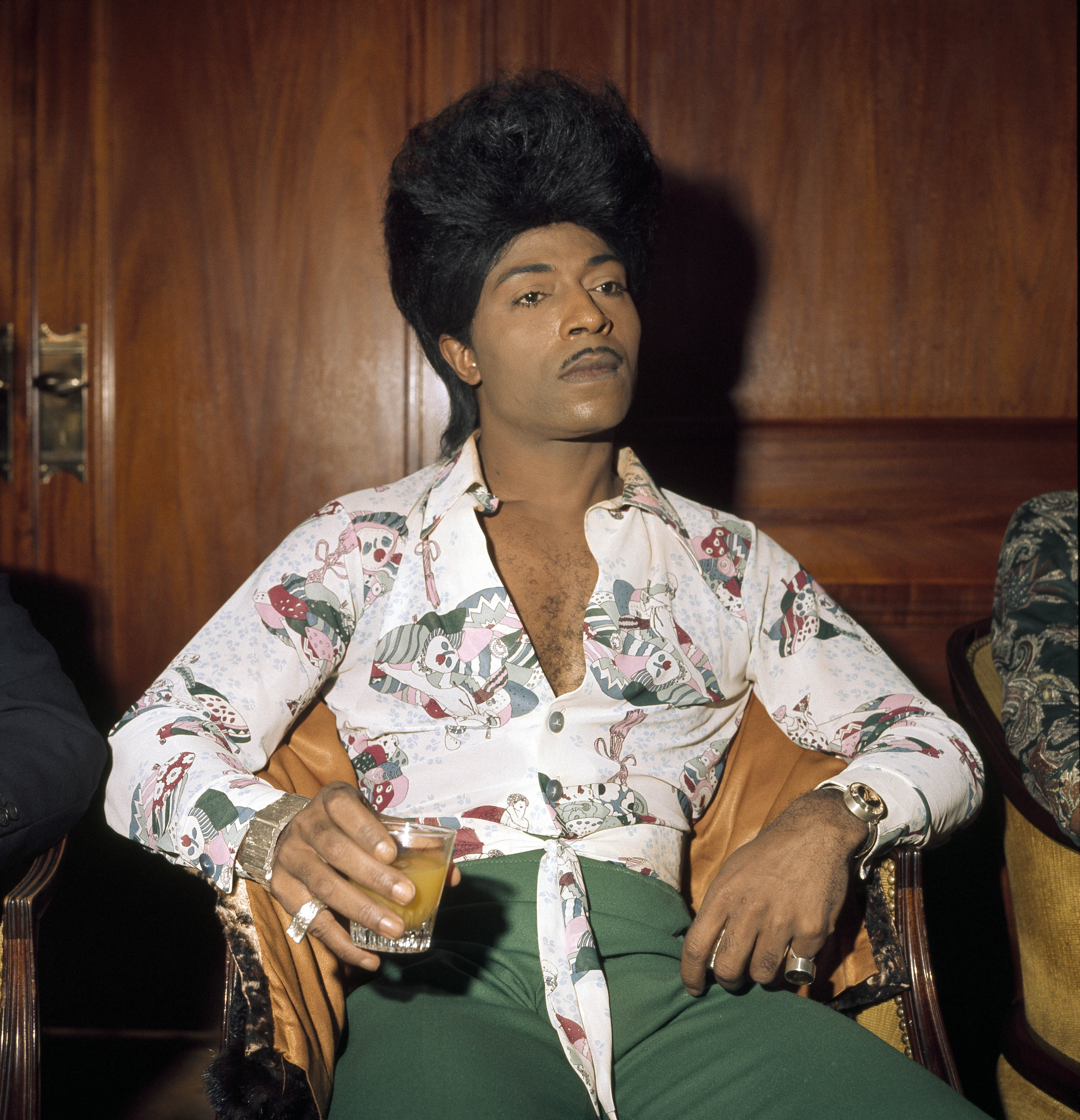 Little Richard posing for a portrait in a hotel in Copenhagen, Denmark, in 1975. | Source: Getty Images