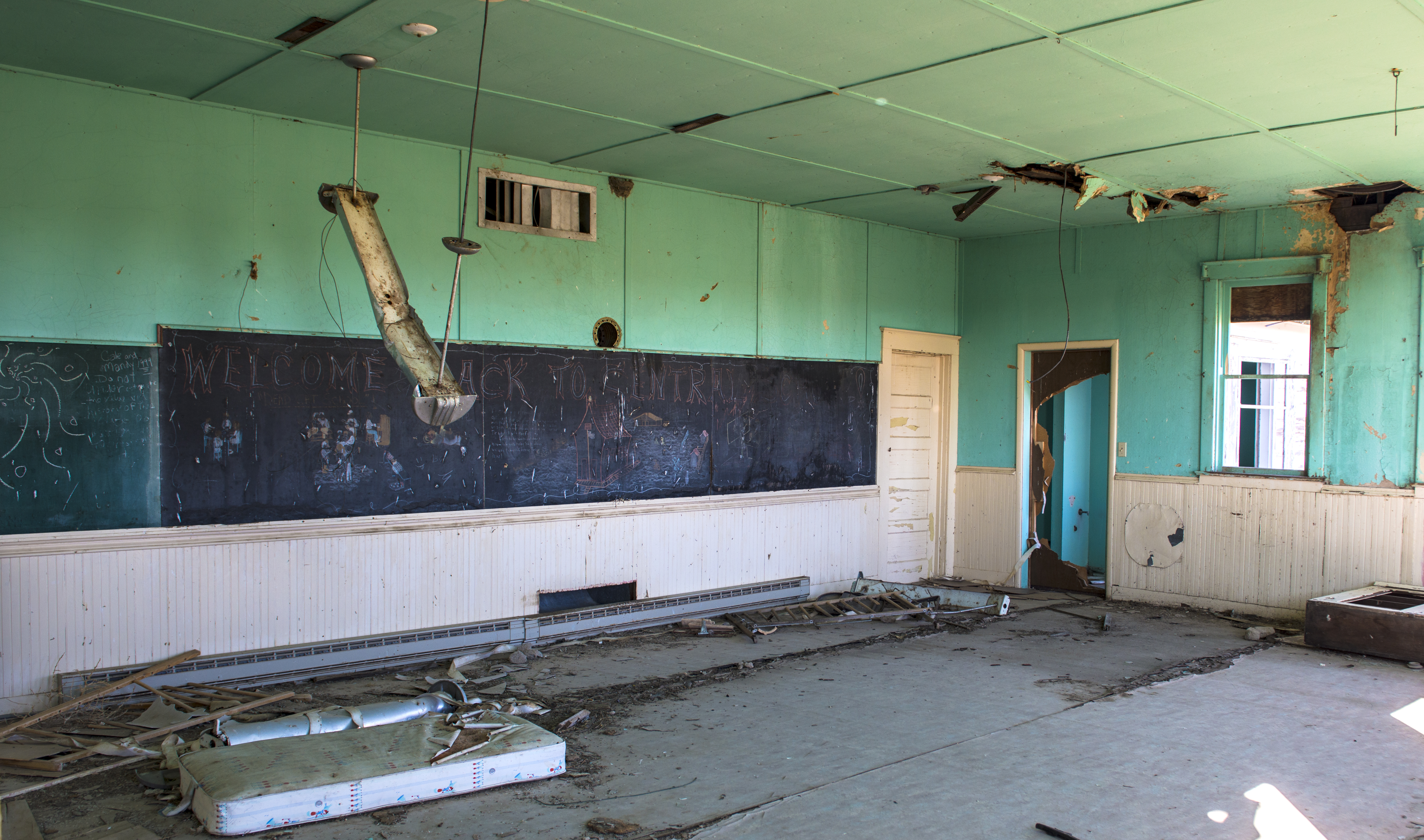 Abandoned classroom. | Source: Shutterstock