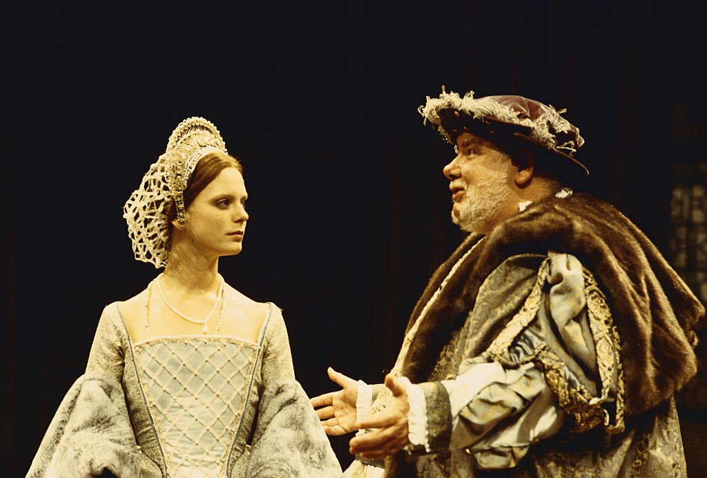 Richard Griffiths and Emilia Fox in Katherine Howard in 1998 | Photo: Getty Images