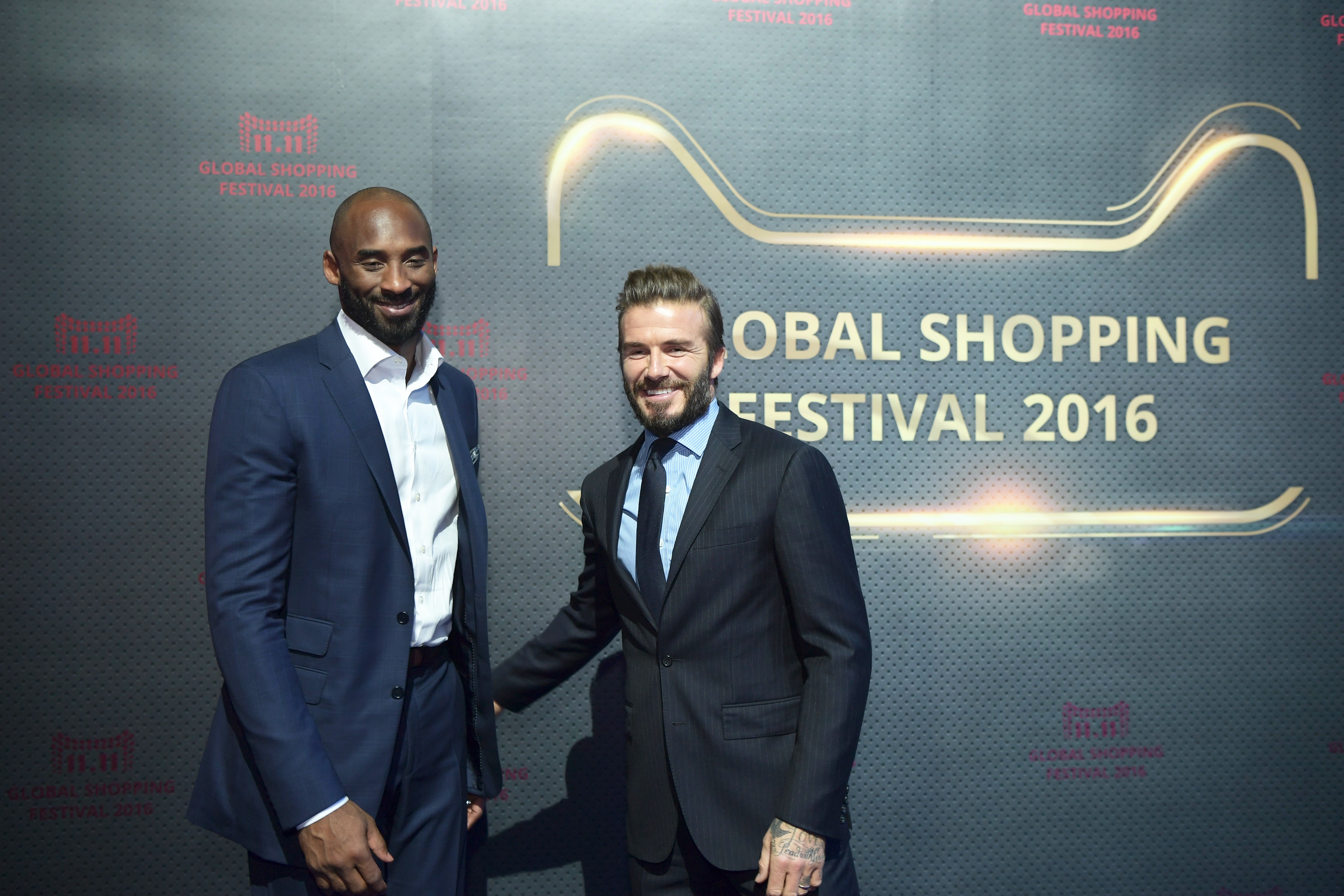 Kobe Bryant and David Beckham were guests of the "Gala of 11.11 Global Shopping Festival" in Shenzhen, November, 2016. | Photo: Getty Images.