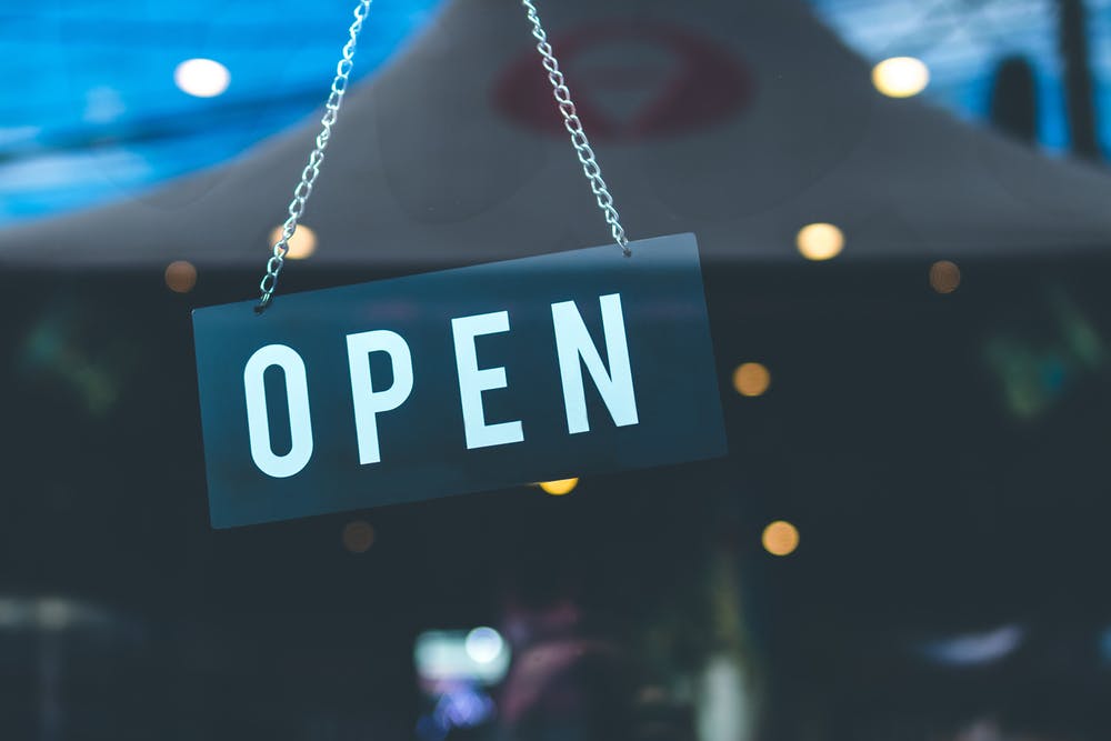 Señal de abierto. | Foto: Pexels Señal de abierto. | Foto: Pexels