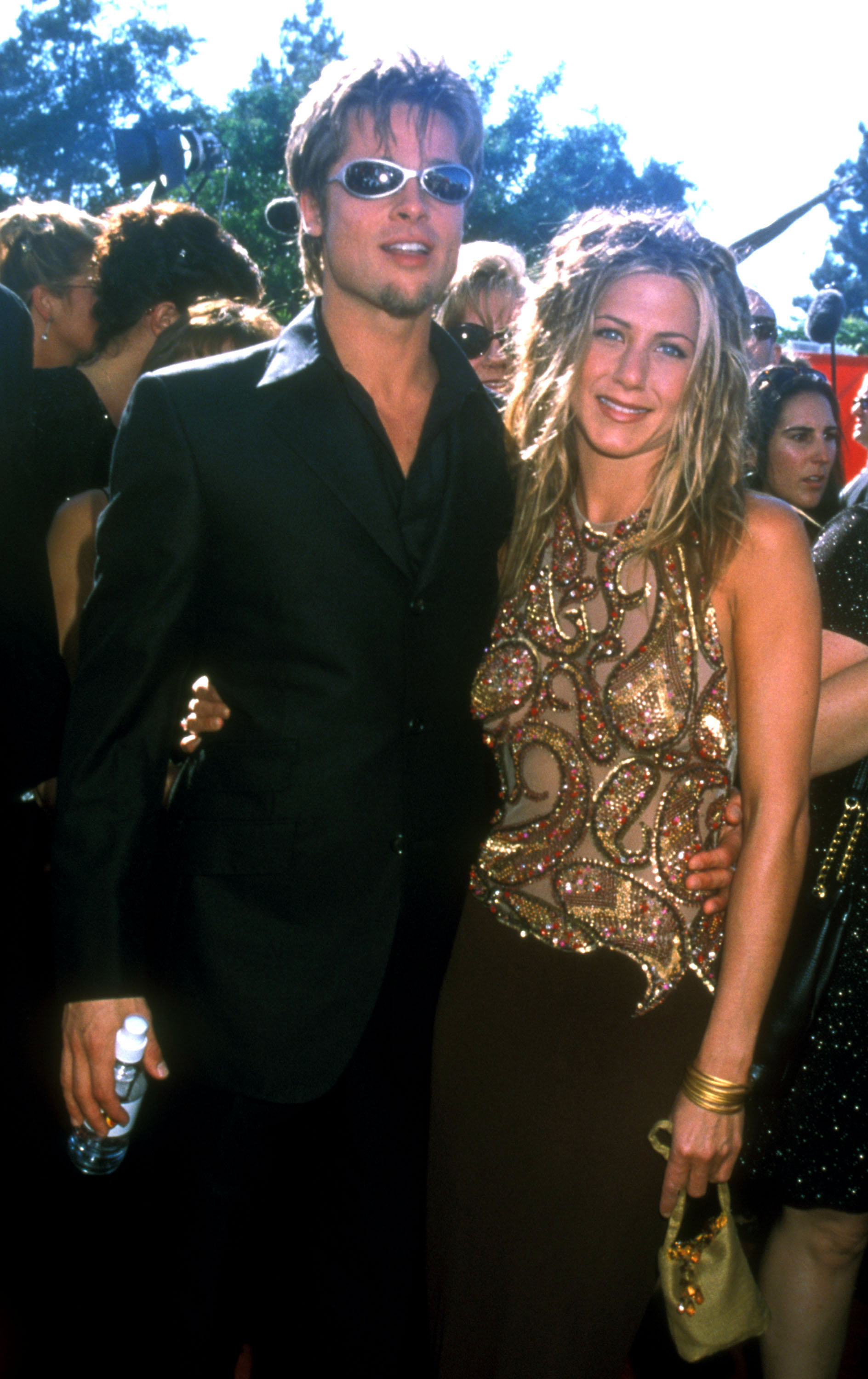 Brad Pitt and Jennifer Aniston circa 1998. | Source: Getty Images