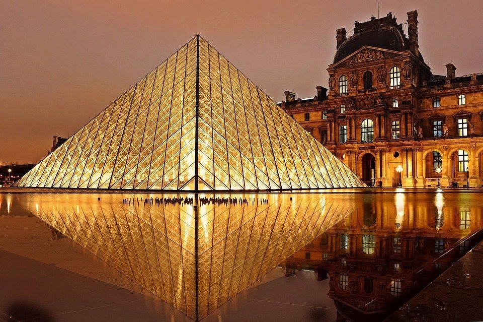Musée du Louvre, Pyramide / Source : Pixabay