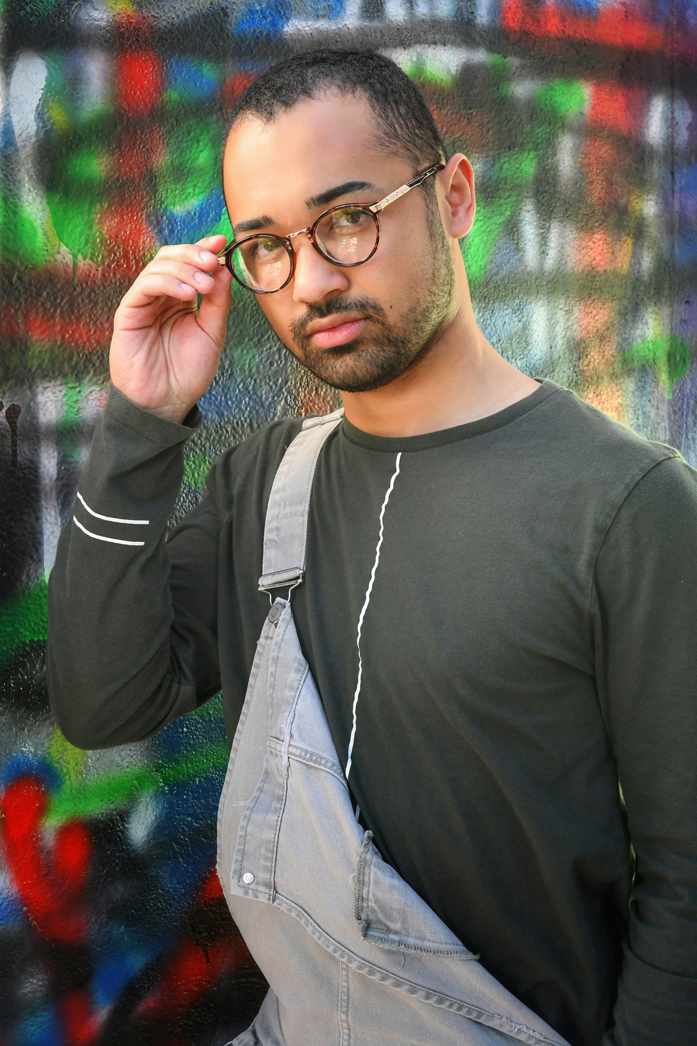 A man in overalls | Source: Pexels