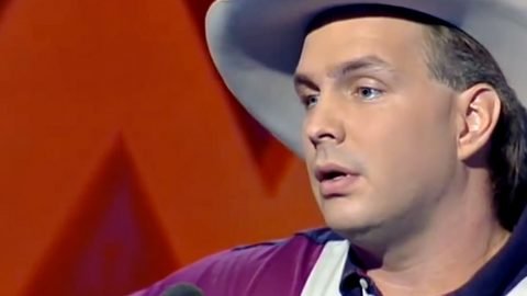 YOUNG GARTH BROOKS SINGS AN EMOTIONAL SONG IN HONOR OF HIS BABY GIRL AND IT’S PURE GOLD.