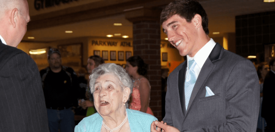 Austin Dennison dancing with his great-grandmother at prom. | Source:  facebook.com/KiSSSudbury twitter.com/AlecSchoenleben