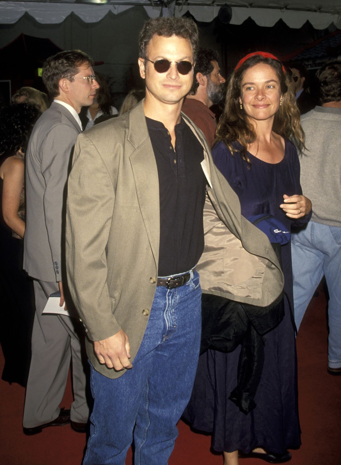 Gary Sinise and Moira Harris at the premiere of "Speed" in 1994 in Los Angeles, California. | Source: Getty Images