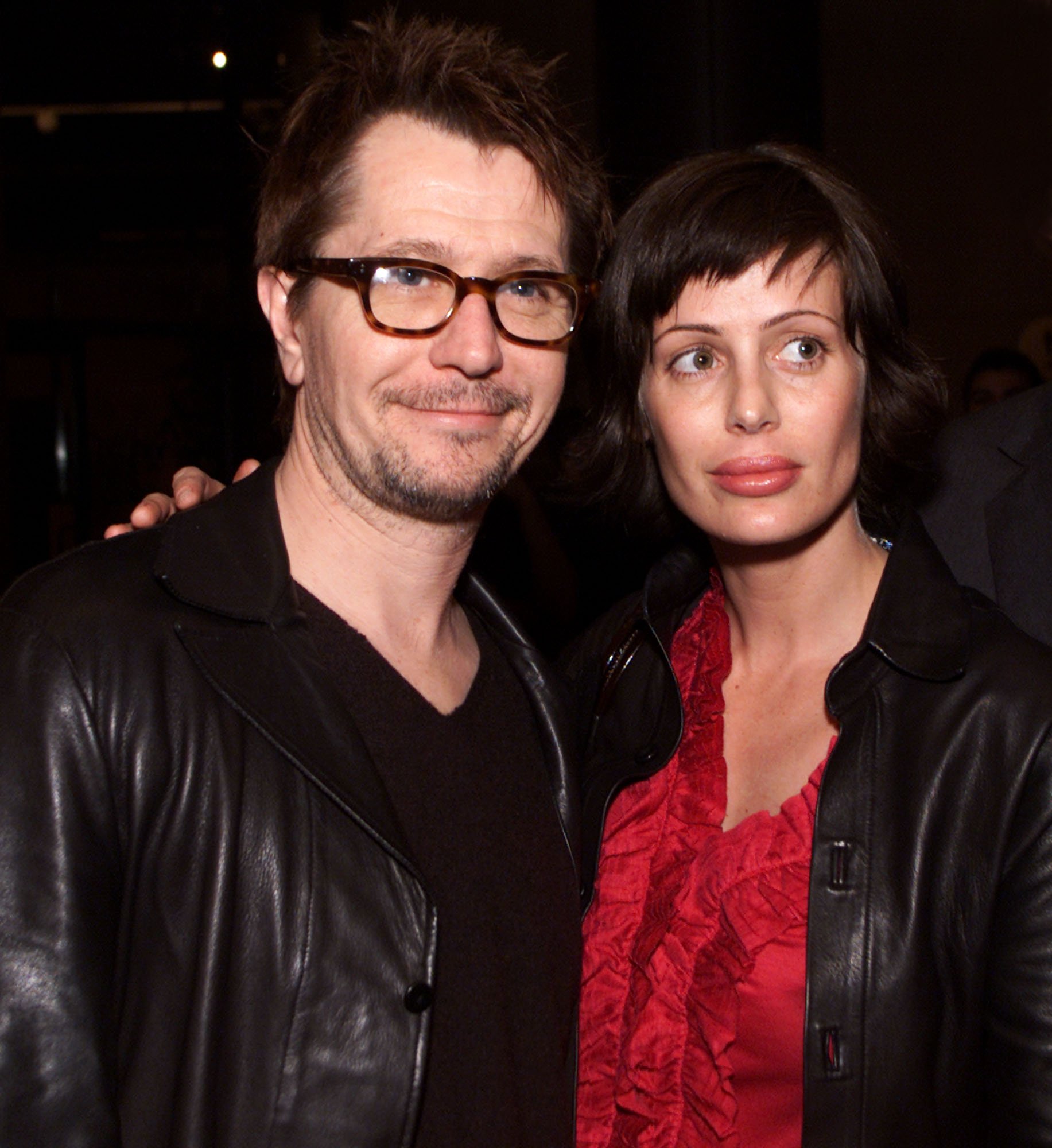 Gary Oldman und seine Frau Donya Fiorentino in Los Angeles im Jahr 2000 | Quelle: Getty Images