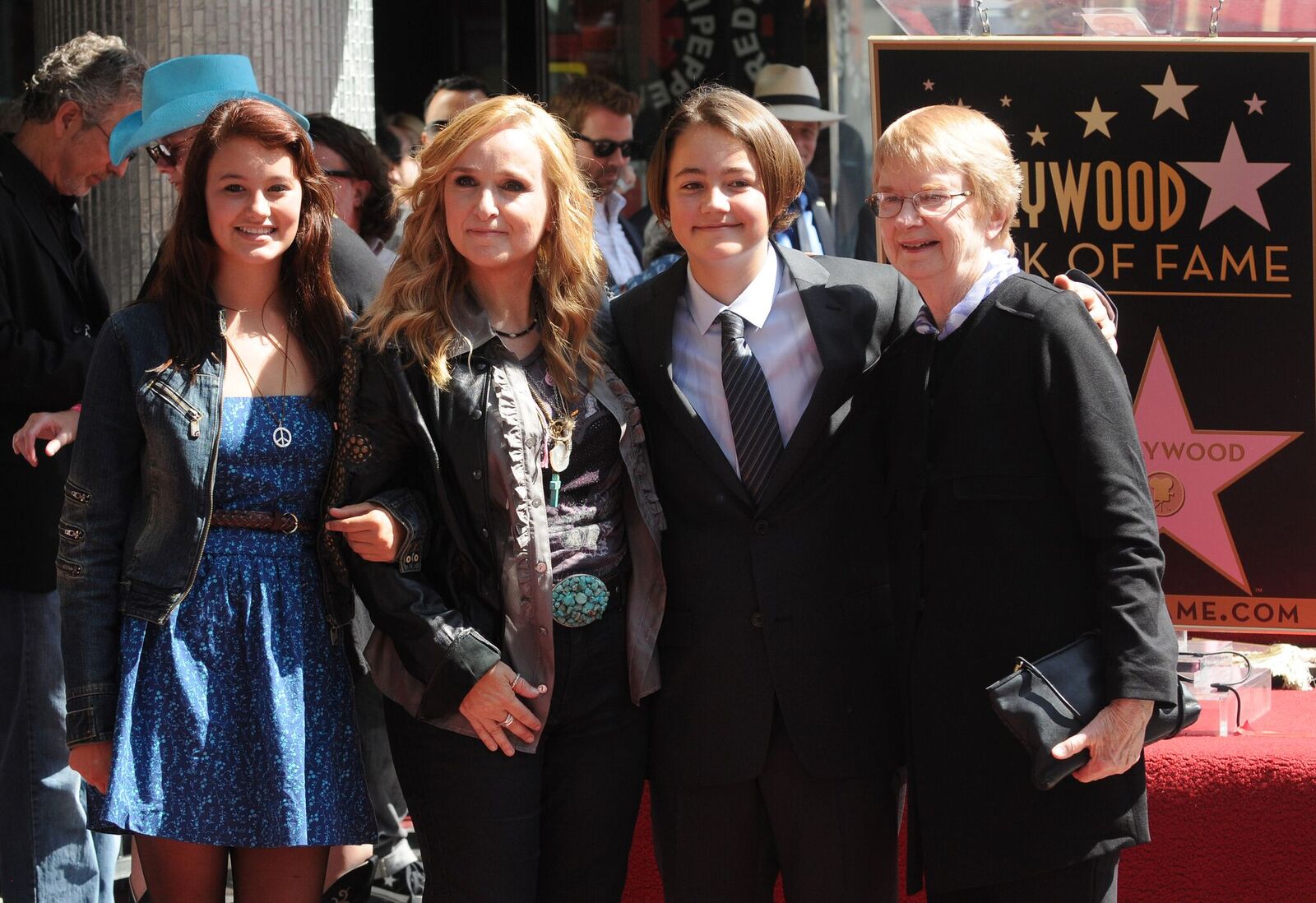 (L-R) Bailey Cypher, Melissa Etheridge, Beckett Cypher, and Elizabeth Williamson at Etheridge's Hollywood Walk of Fame Induction Ceremony on September 27, 2011 | Photo: Getty Images