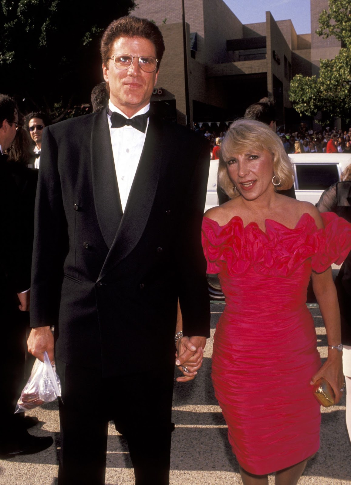 Ted Danson and Casey Coates at the 43rd Annual Emmy Awards on August 25, 1991, in Pasadena, California. | Source: Getty Images