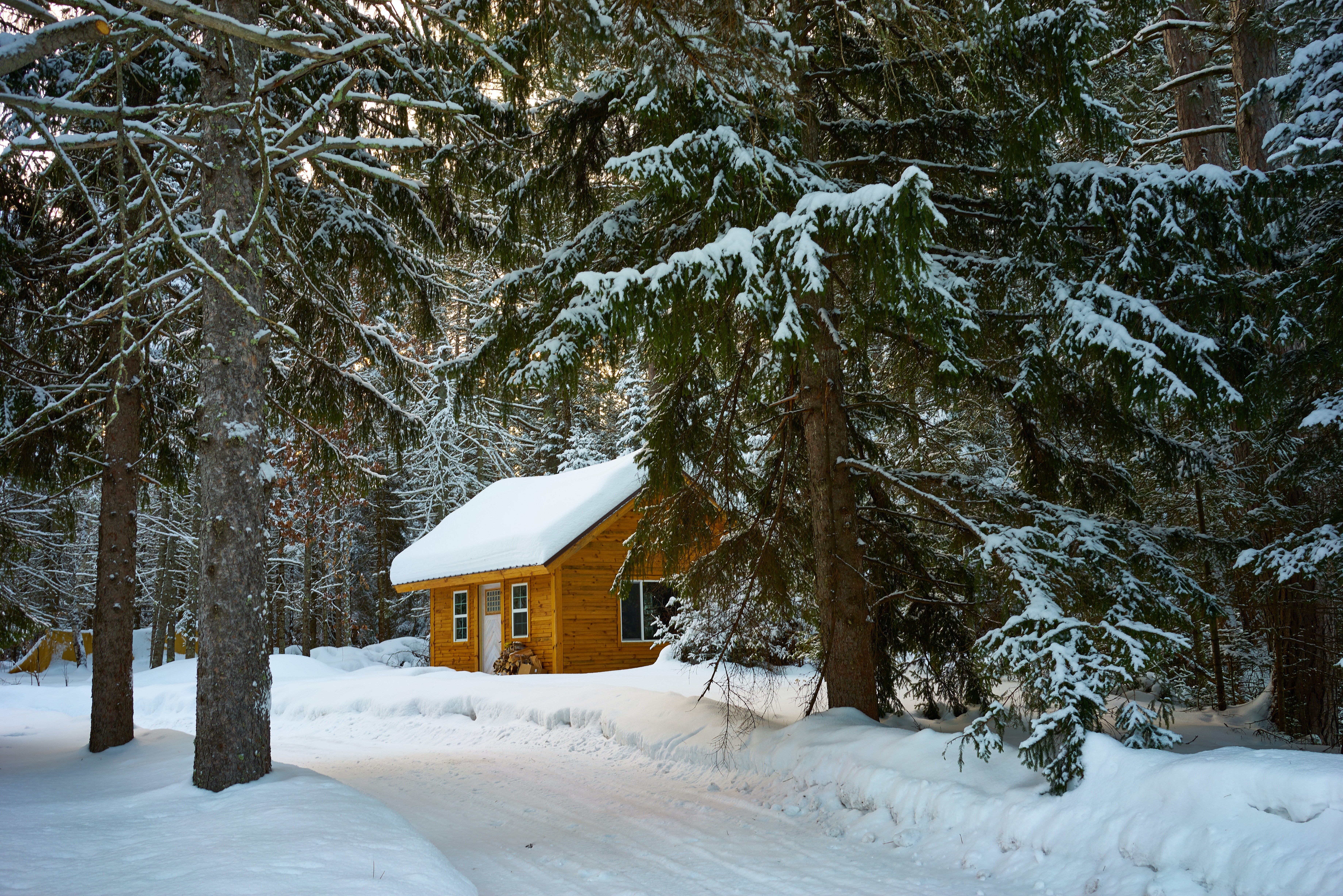 Cabaña en medio de la nieve. | Foto: Pexels