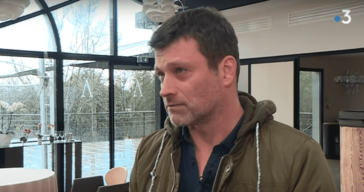 Le chef étoilé Yannick Delpech parlant de son restaurant incendié. | Youtube/France 3 Occitanie Le chef étoilé Yannick Delpech parlant de son restaurant incendié. | Youtube/France 3 Occitanie