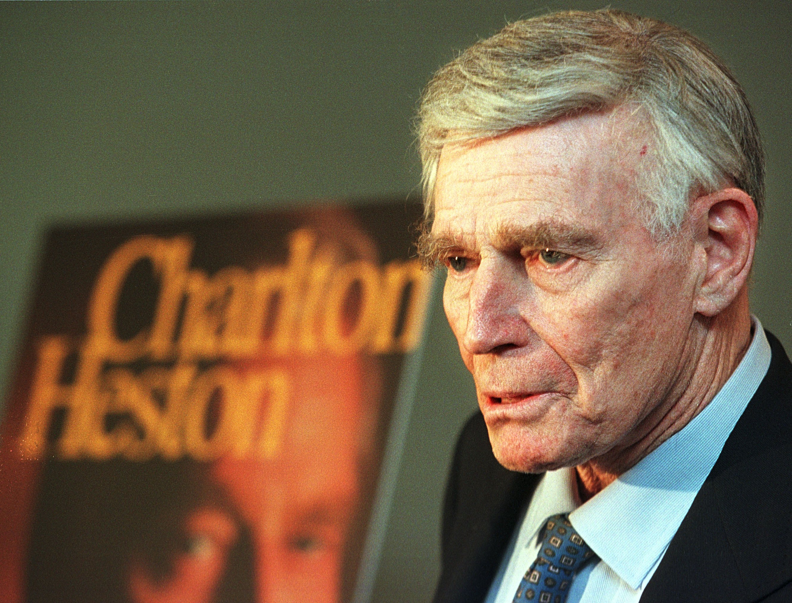 Charlton Heston in a book signing on September 8, 2000 in Washington. | Source: Getty Images