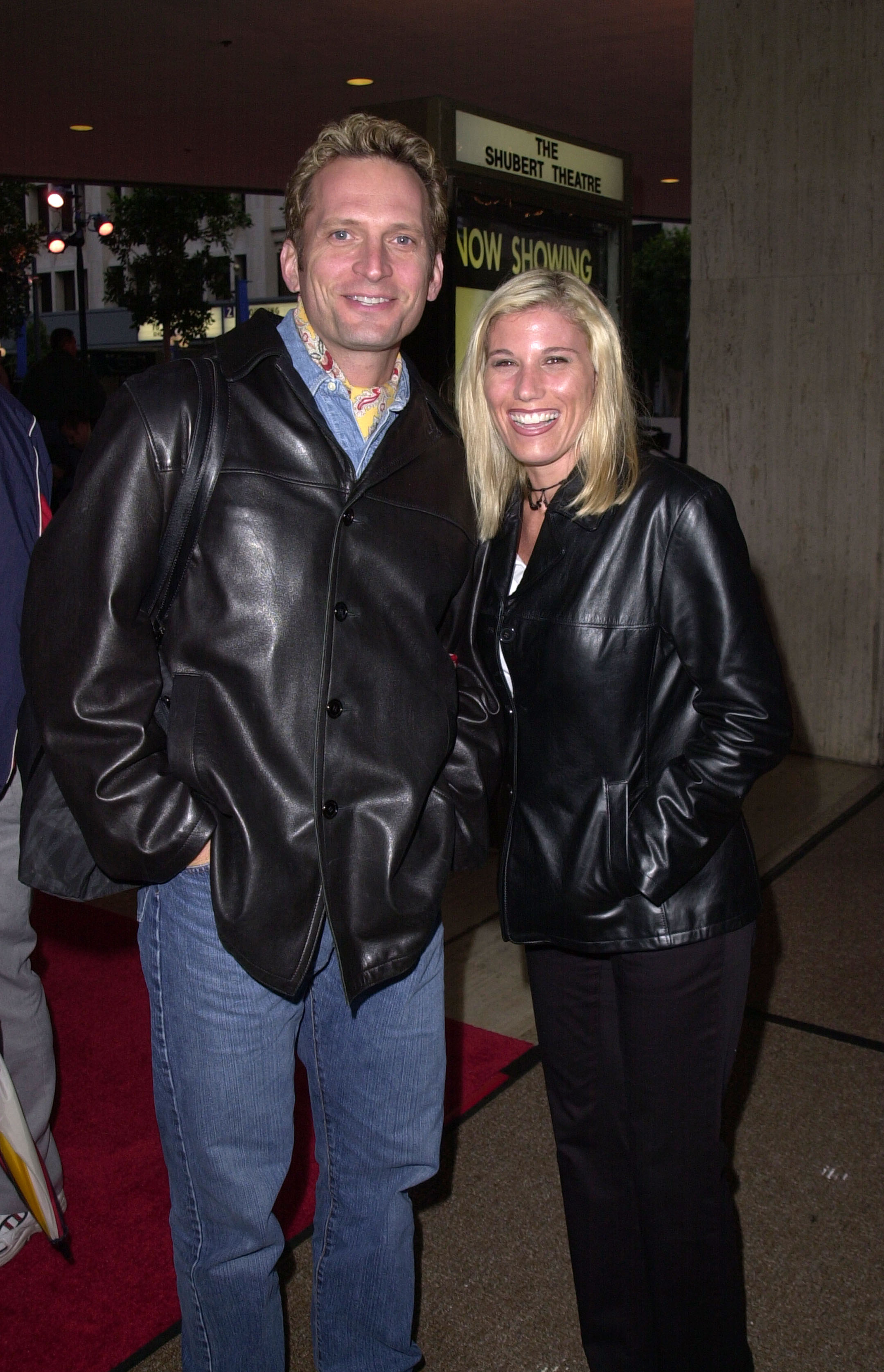 Rex Smith and his wife during the Gala Celebrity Opening Night of "Mamma Mia!" in Century City, California, 2001. | Source: Getty Images