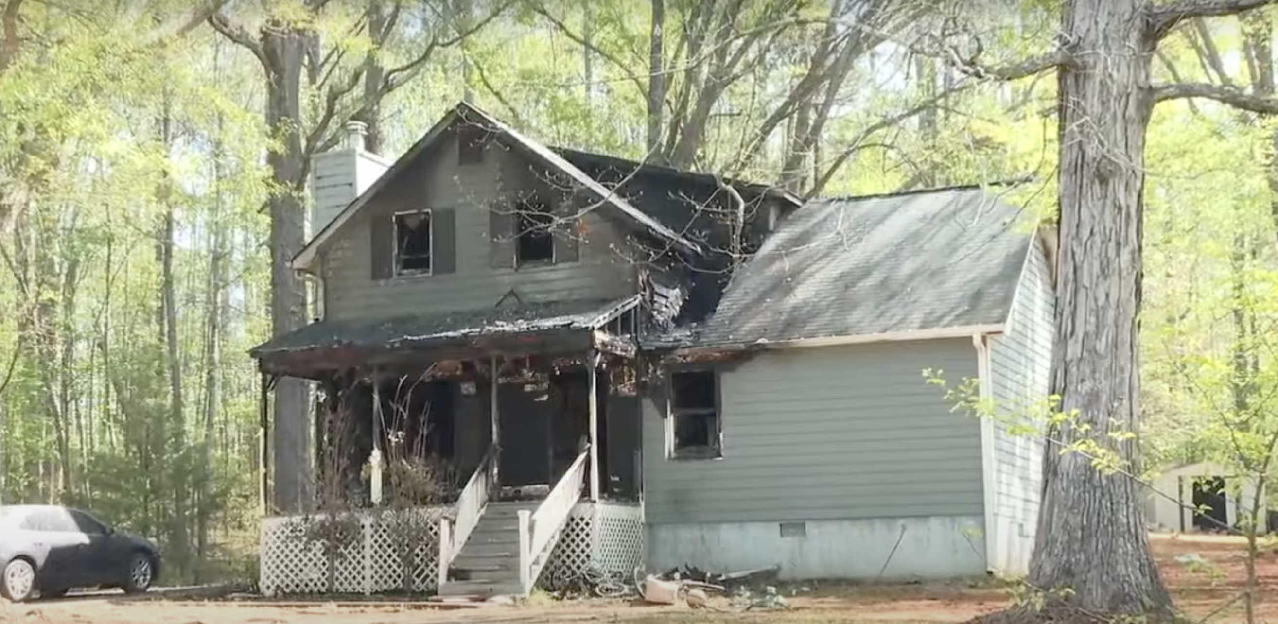 The aftermath of the fire as seen in a YouTube video dated April 8, 2024 | Source: Youtube.com/@fox5atlanta