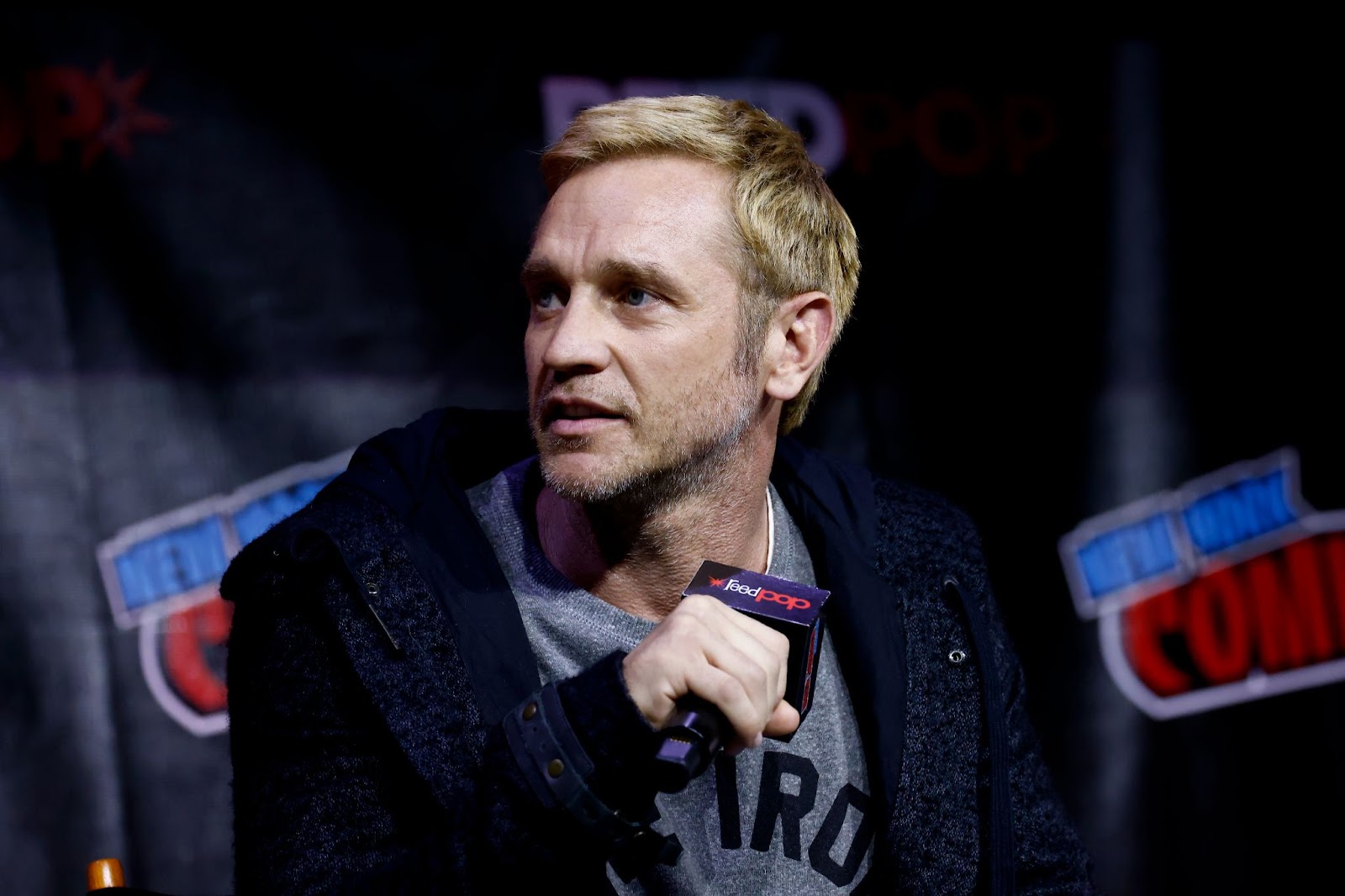 Devon Sawa speaking on a panel during New York Comic Con 2022 on October 7 in New York. | Source: Getty Images