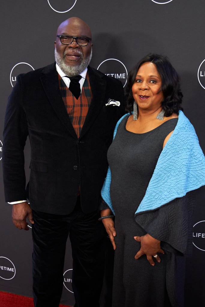 Bishop T.D. Jakes and Serita Jakes pose for a photo during the premiere of "Faith Under Fire: The Antoinette Tuff Story" | Photo: Getty Images