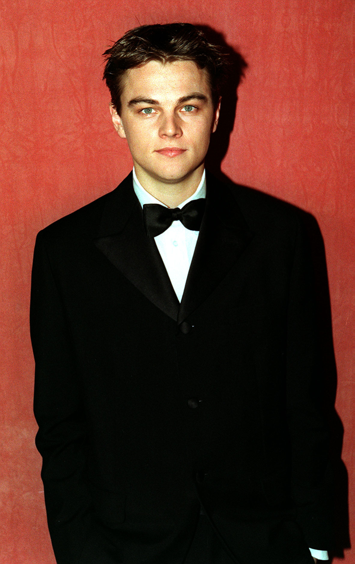 Leonardo DiCaprio photographed on March 19, 1998 | Source: Getty Images