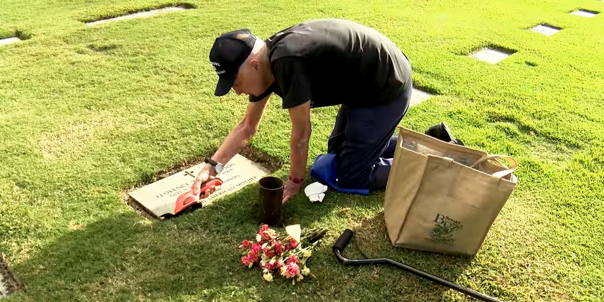 93-Year-Old WWII Vet Takes 3 Buses to Visit Wife's Grave 6 Days a Week: 'I'll  Keep Going as Long as I Can Go'