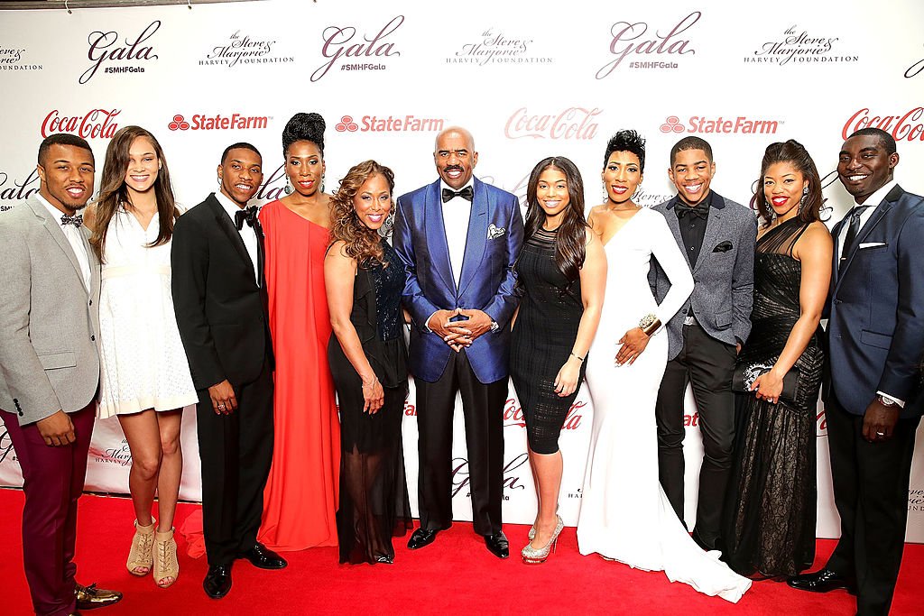 Jason Harvey, Amanda Harvey, Broderick Harvey Jr., Brandi Harvey, Marjorie Harvey, Steve Harvey, Lori Harvey, Karli Harvey, Wynton Harvey, Morgan Hawthorne, and Kareem Hawthorne attend the 2014 Steve & Marjorie Harvey Foundation Gala | Photo: Getty Images